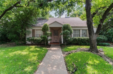 100 Crestwood Drive, Texas, 76107, 2 Bedrooms Bedrooms, 4 Rooms Rooms,2 BathroomsBathrooms,Residential,For Sale,Crestwood,14649532