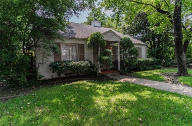 100 Crestwood Drive, Texas, 76107, 2 Bedrooms Bedrooms, 4 Rooms Rooms,2 BathroomsBathrooms,Residential,For Sale,Crestwood,14649532