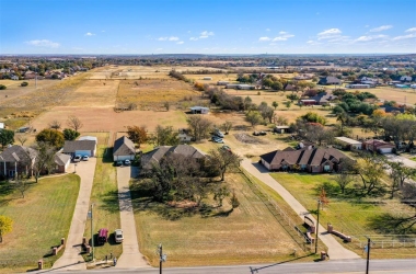 1085 Cleburne Road, Texas, 76036, 5 Bedrooms Bedrooms, 7 Rooms Rooms,4 BathroomsBathrooms,Residential,For Sale,Cleburne,14718896