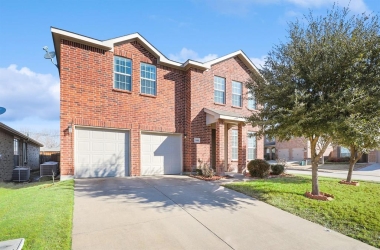 10400 Wagon Rut Court, Texas, 76108, 4 Bedrooms Bedrooms, 12 Rooms Rooms,2 BathroomsBathrooms,Residential,For Sale,Wagon Rut,14742029