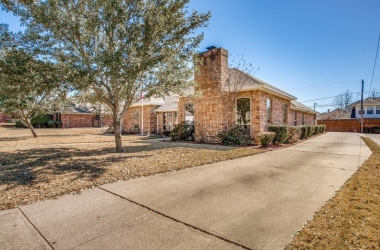 1016 Shady Oak Trail, Texas, 76063, 3 Bedrooms Bedrooms, 9 Rooms Rooms,2 BathroomsBathrooms,Residential,For Sale,Shady Oak,14759116