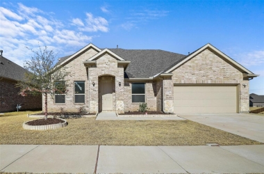 4317 Swallow Drive, Texas, 76262, 4 Bedrooms Bedrooms, ,3 BathroomsBathrooms,Residential,For Sale,Swallow,14745526