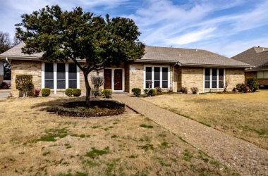 2707 Peach Tree Drive, Texas, 75006, 4 Bedrooms Bedrooms, 10 Rooms Rooms,3 BathroomsBathrooms,Residential,For Sale,Peach Tree,14764313