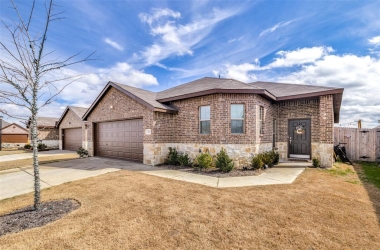 322 Billy Wickliffe Drive, Texas, 75172, 3 Bedrooms Bedrooms, 5 Rooms Rooms,2 BathroomsBathrooms,Residential,For Sale,Billy Wickliffe,14762422