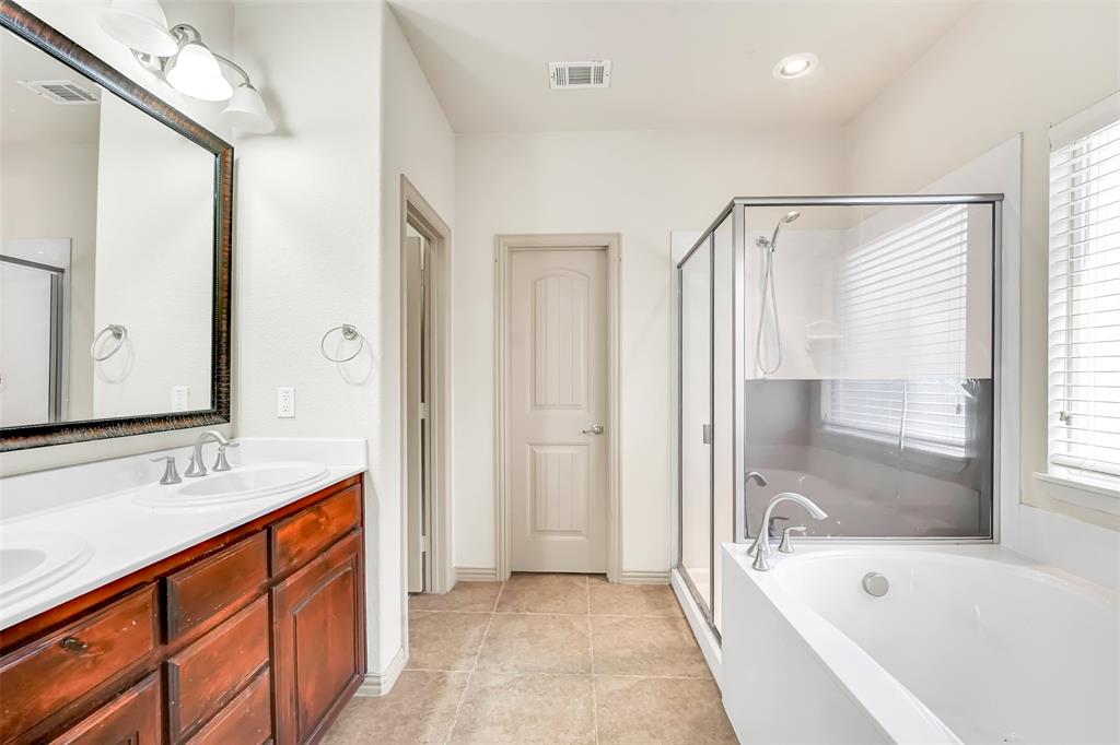 3800 Redwood Creek Lane, Fort Worth, 76137, 4 Bedrooms Bedrooms, ,2 BathroomsBathrooms,Residential,For Sale,Redwood Creek,20508258