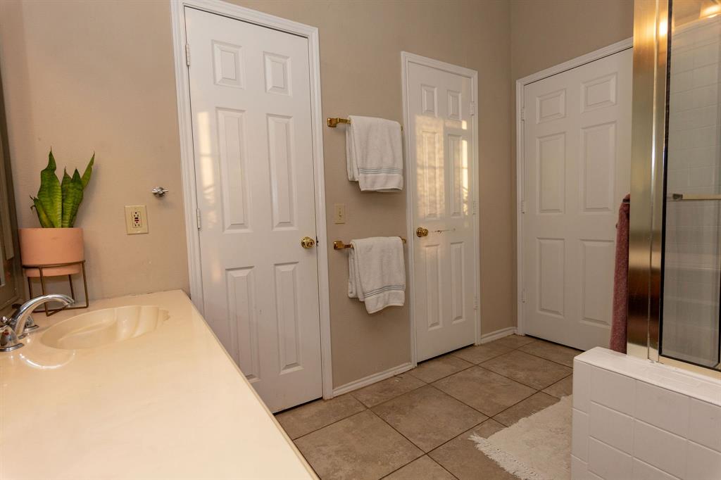 415 Newberry Street, Grand Prairie, 75052, 4 Bedrooms Bedrooms, ,2 BathroomsBathrooms,Residential,For Sale,Newberry,20417446